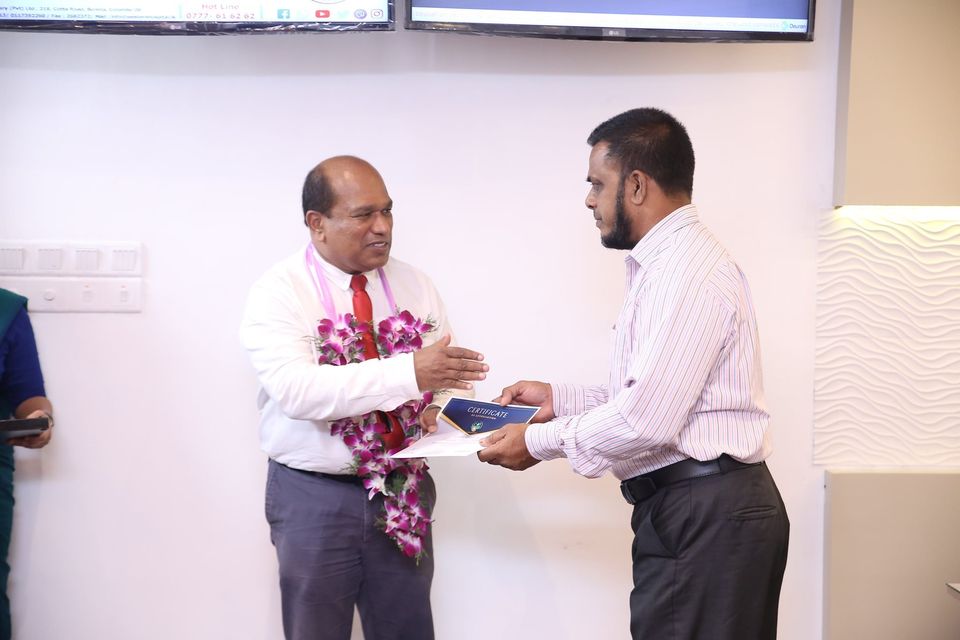 69664376 2817625658267314 7065246885824430080 O